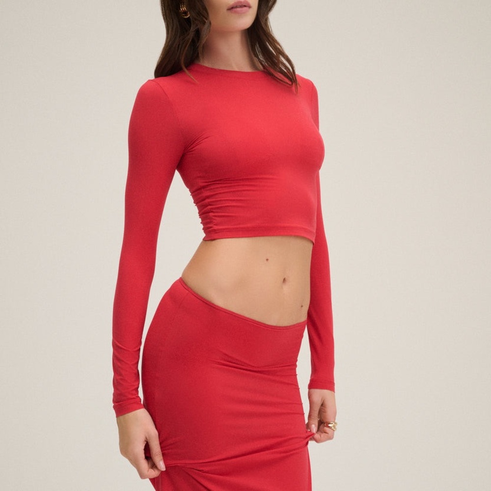 CHAM CROP LONG SLEEVE - RED HOT